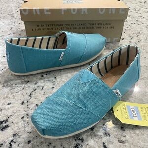 NWT TOMS Alpargatas Men’s size 9